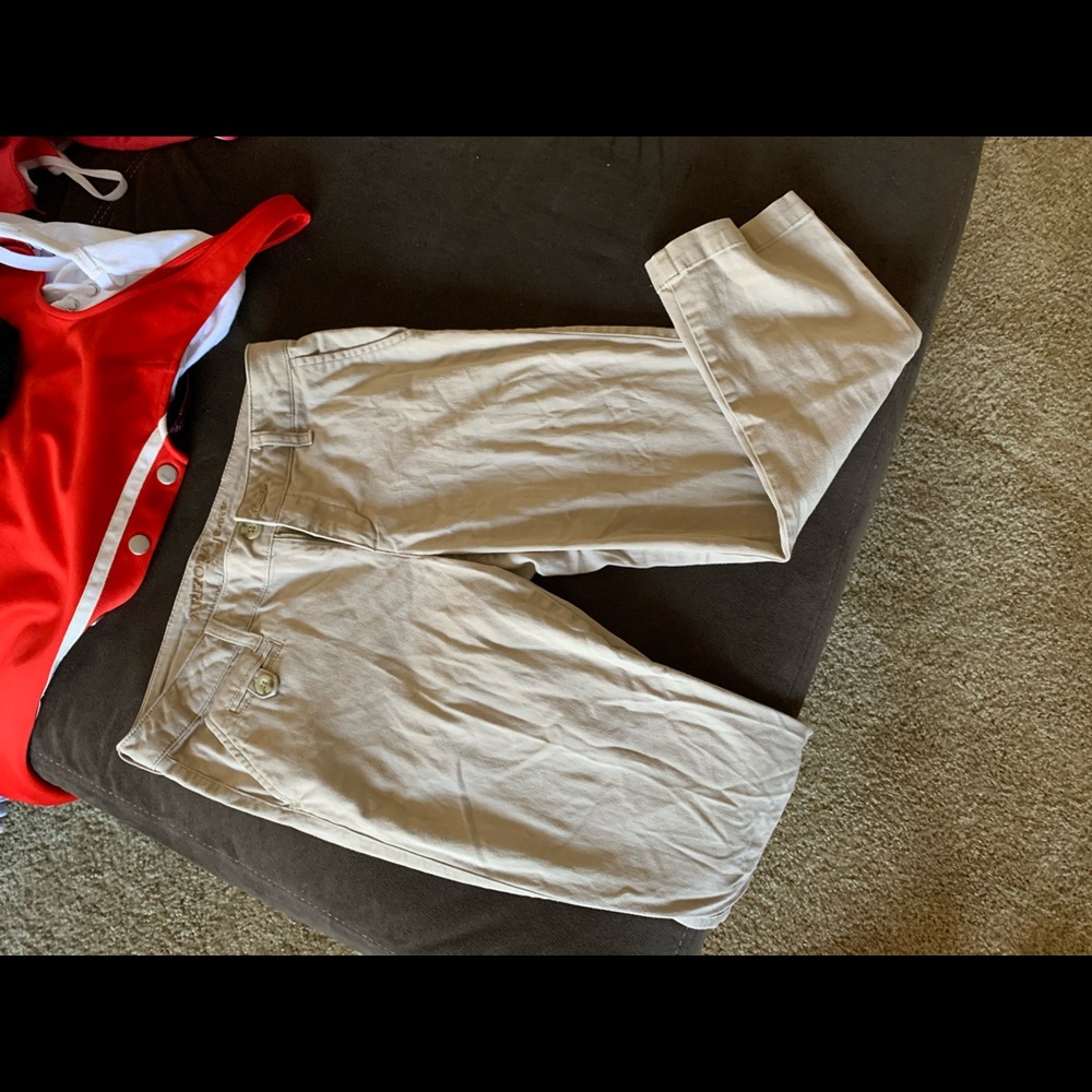 Arizona khaki capris - US 4